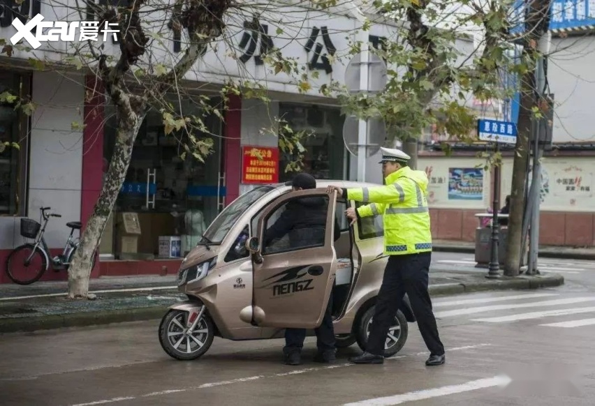 赛博坦克300二手车41万，大爷比你更早提车不加价，网友：成功了