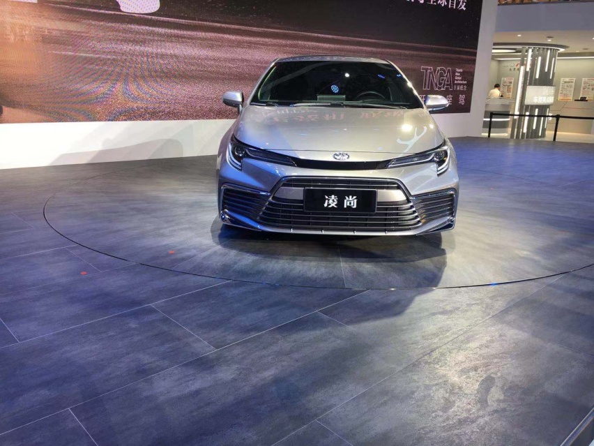 以大为美，全新名图、傲澜等“越级”轿车，怎么就流行起来了？