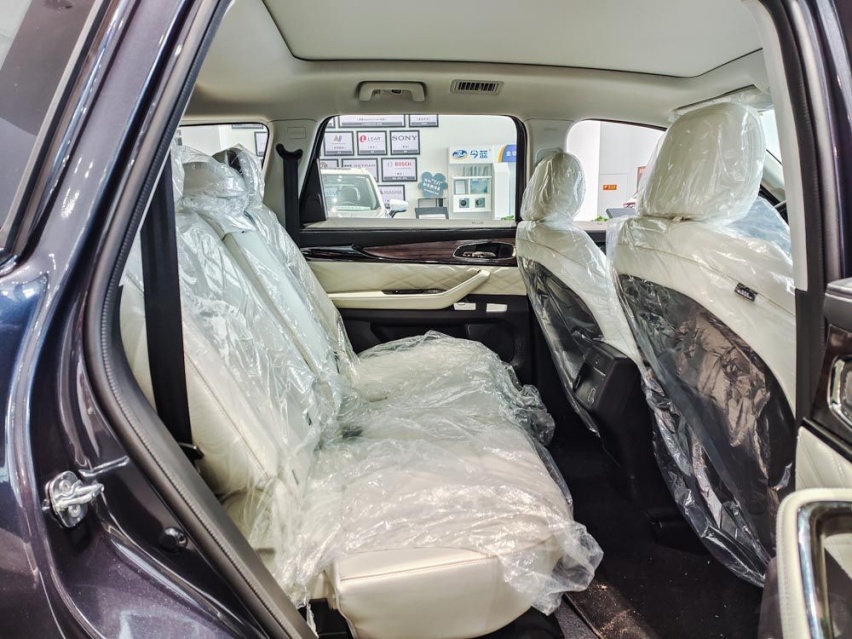 都是国产优秀中大型SUV 奔腾T99对比星途揽月谁更值得买