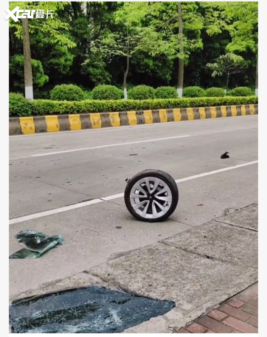 韶关一辆特斯拉model 3飞速追尾货车 司机当场死亡