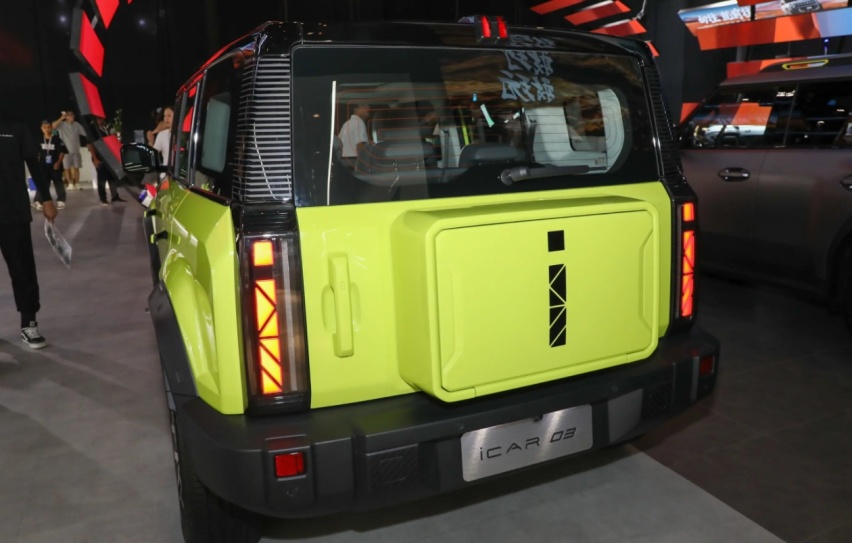 iCAR 03，10.98万元起价的“方盒子”电动车，蜂窝铝底盘
