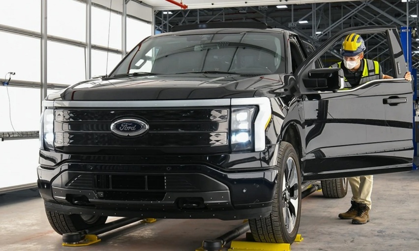 ​首批福特F-150 Lightning预生产，定位电动皮卡，性能强悍
