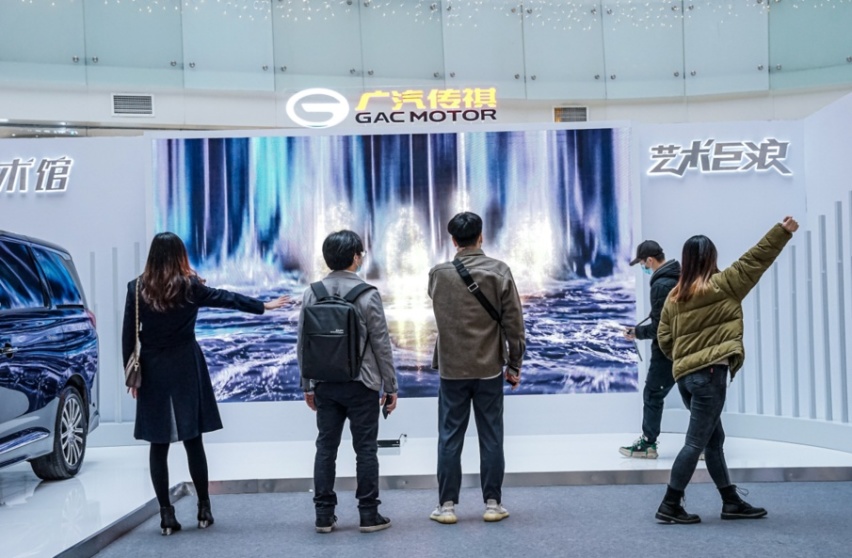 谁说只有大海才有巨浪？传祺M8在重庆市中心如何掀波浪？