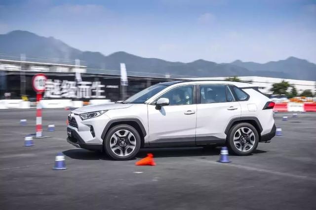 一汽丰田全新RAV4荣放：重返热血年少