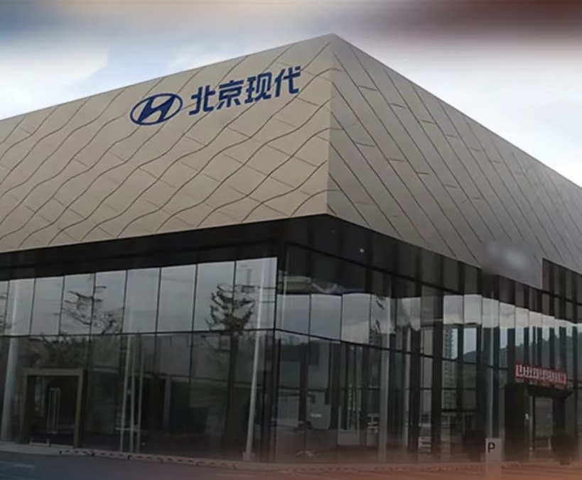 现代汽车第五代胜达“方盒子”新风尚与销量挑战下的深思