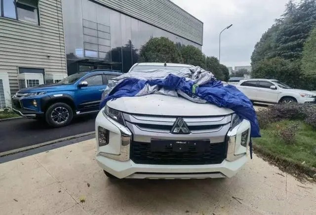 广汽三菱全尺寸皮卡曝光 L200帕杰罗同平台 2.2T+四驱