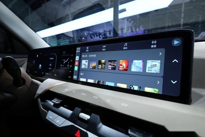 定位“百变生活智舱”！起亚EV5标准续航版14.98万起售