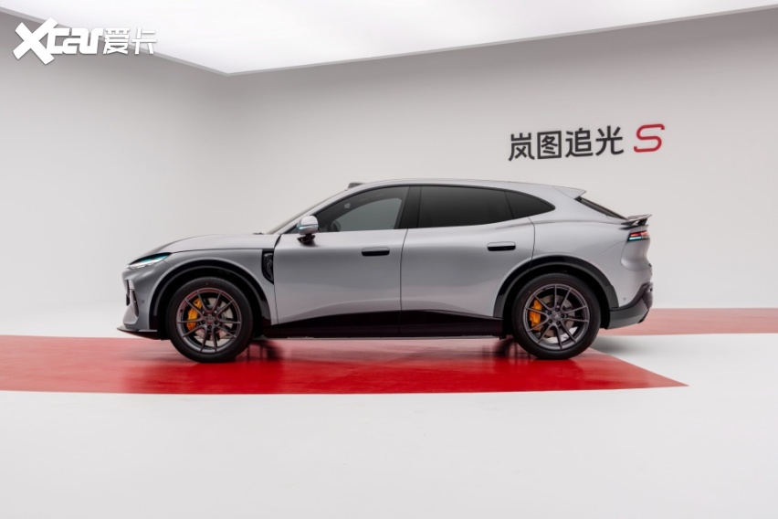 帅就完事了?岚图追光S定位FUV预售价30.99万