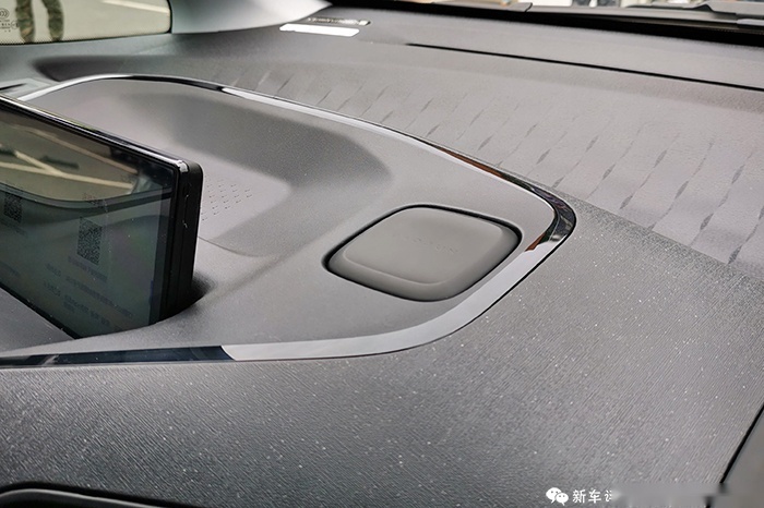 新宝骏E300实拍体验：科幻的外观，厉害的牌子，你买吗？