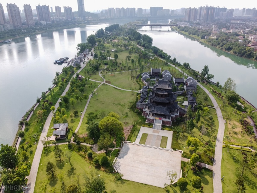 衡阳东站停车场最新收费标准，衡阳东站停车场多少钱一天