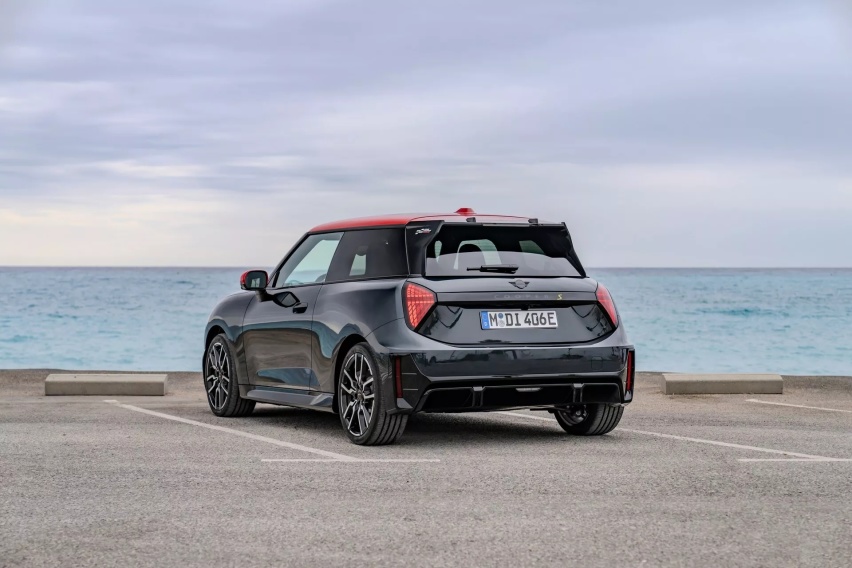 加了套件，马力没变，MINI Cooper SE JCW Trim套件