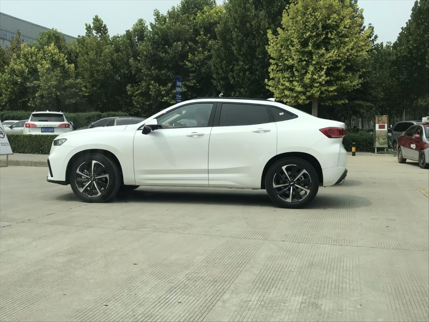 VV7 GT实车曝光，外观大气造型出众，溜背式设计吸睛