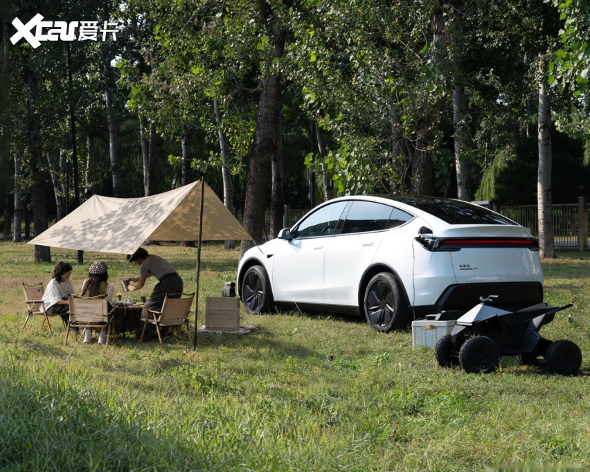 【乐阳频道】16英寸大屏、黑色顶棚Model 3进化为完全体