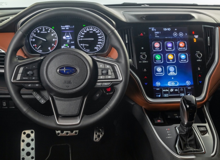 31.28万买进口中型SUV,搭水平对置发动机,标配全时四驱