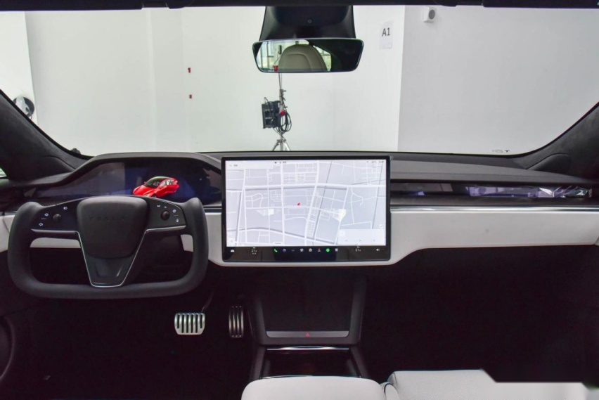 新款特斯拉Model 3实车曝光，外观内饰有所调整，有望明年正式上市