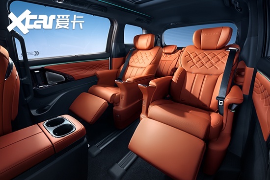 广汽传祺向往M8宗师版上市 售26.99-28.99万