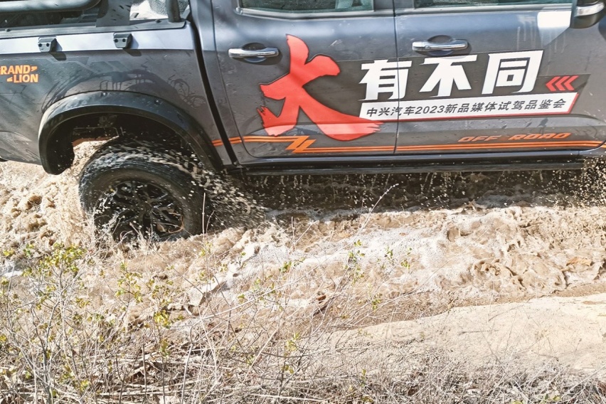 比越野车更野！原厂自带完美改装 这新车堪比亲民版猛禽？