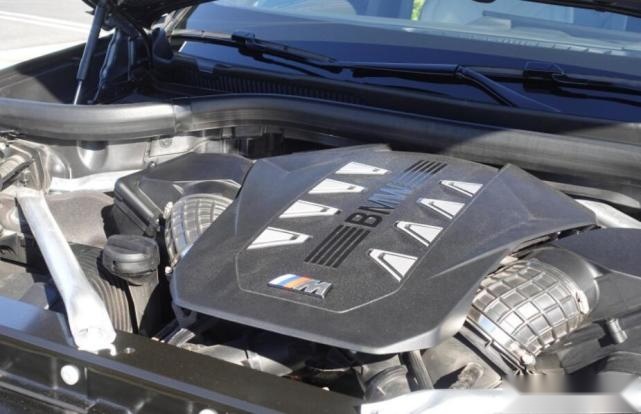 真正大V8+48V轻混！新款宝马X7 M60i实车首发