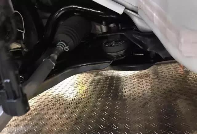 同平台 同四驱 相差12万之巨的车 你选谁？