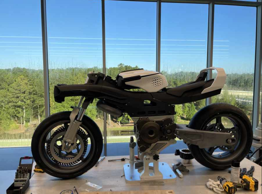 杜卡迪推概念摩托，整车3D打印，具备机械增压动力可达137马力