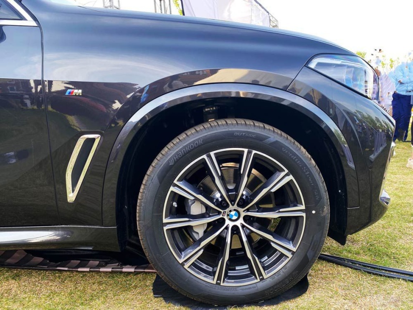 中大型SUV“神仙打架” 宝马X5对比小鹏G9