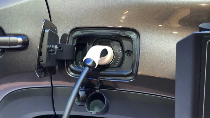 jeep-phevs-at-ces-live-image.jpg