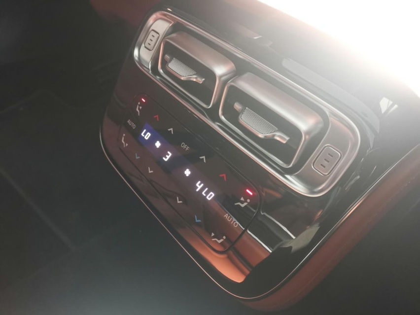 实拍奔驰S级S500L 4MATIC，车长超5米3，一坐进去就舍不得下
