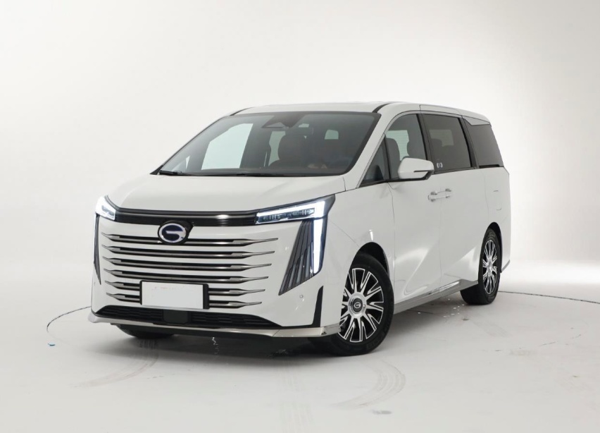 传祺E9配置分析，独特360度环绕气囊，2.0T+GMC400两档变速