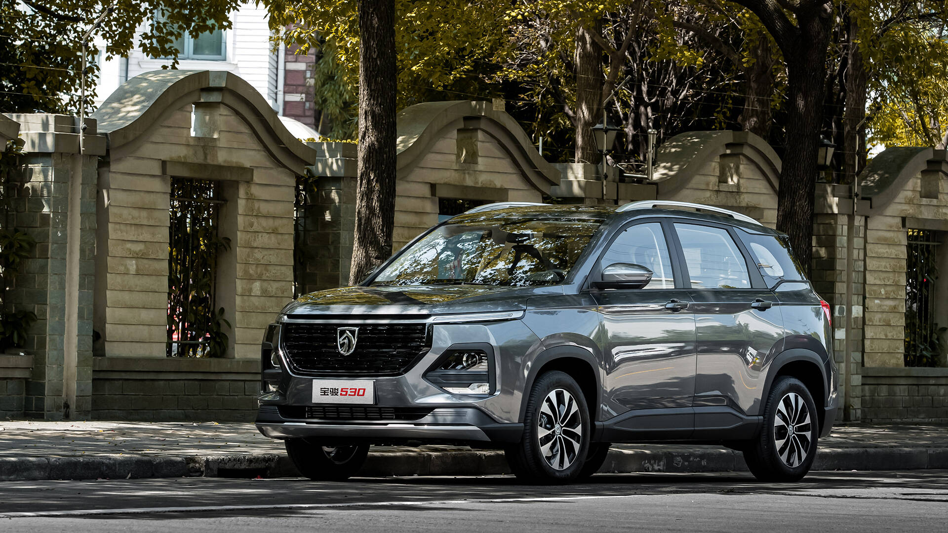����Ԫ�������ֵ�SUV ���˶����ı���530