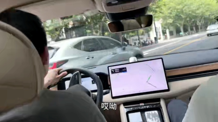 华为ADS 2.0实战如何？问界M5上海市中心半小时遇险两次