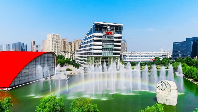 智慧东风轻胜马，向上！品牌经营双突破