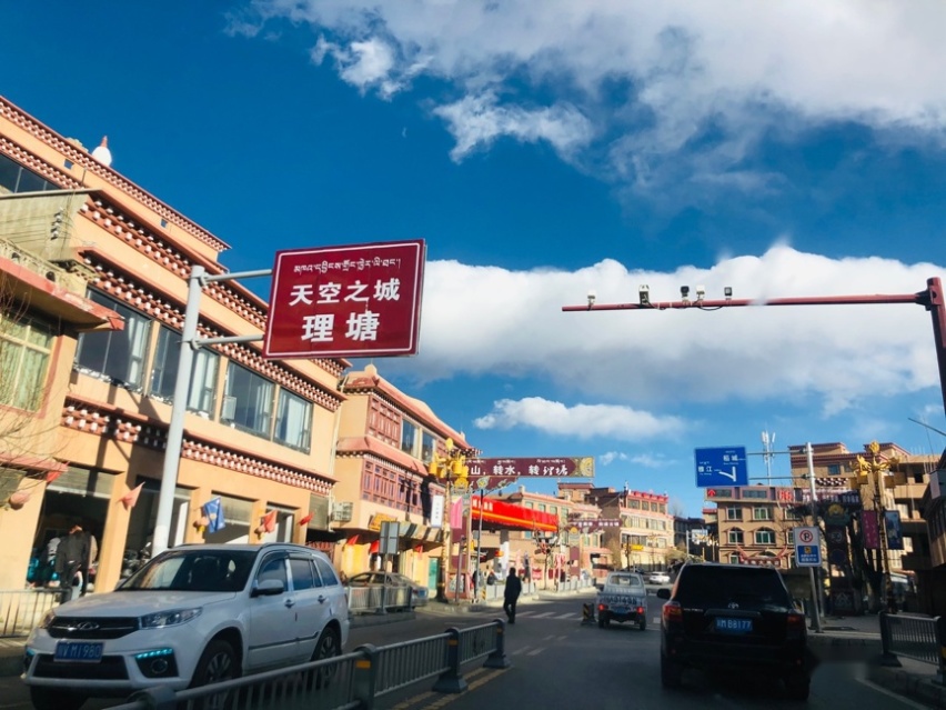 旅朋友丨冬日自驾理塘，探寻丁真家乡