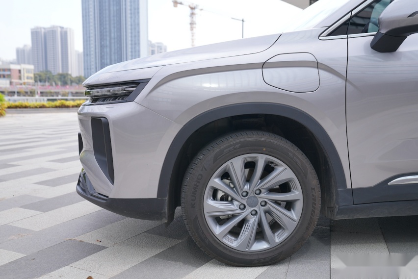 试驾睿蓝9：实用且灵活、可充可换电，可以拆着卖的一款车