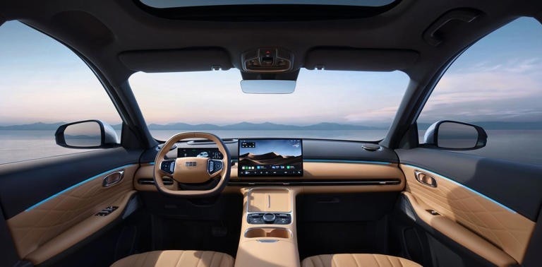 10万级插混SUV，吉利星舰7和比亚迪宋PLUS谁更值得入手？