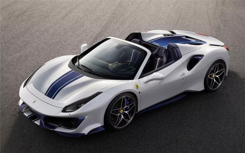 法拉利488 Pista Spider：敞篷也能跑得快