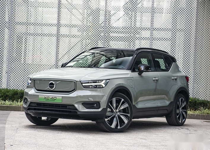 沃尔沃旗下XC40纯电版新增一款高配车型——智尊运动版
