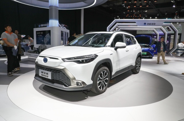 上半年国内最好卖的十大SUV：比亚迪三车上榜，卡罗拉锐放进前十