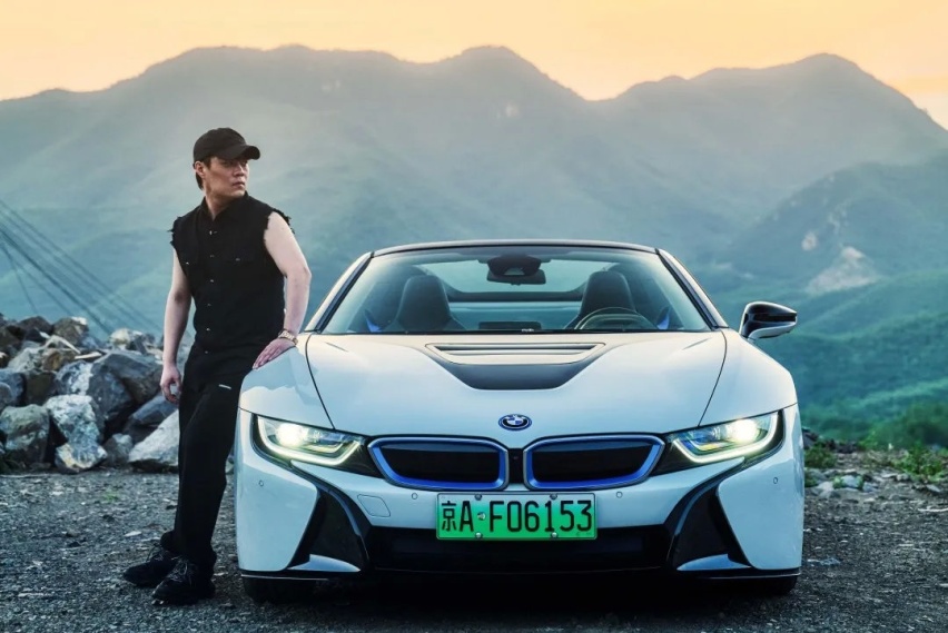 SCC洪恩体验宝马i8 Roadster：这款跑车将成为经典