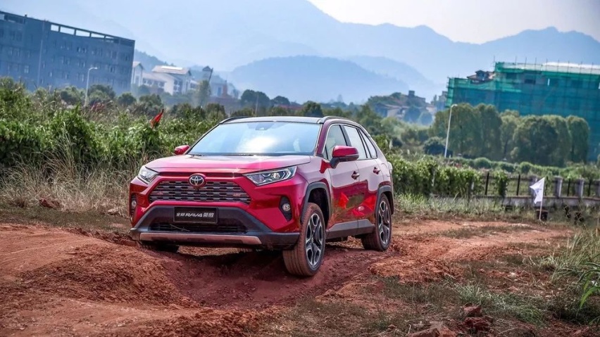 新代TSS丰田新RAV4荣放获得2020年智能都市SUV