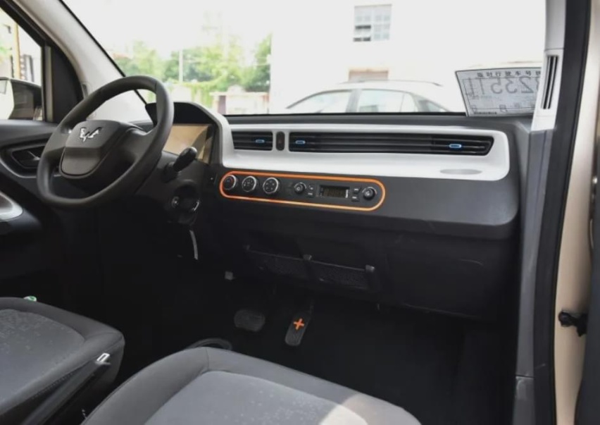 通勤代步车，宏光MINI EV/宝骏E300值得买吗？