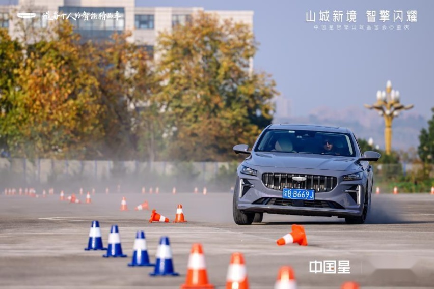 试驾吉利星瑞L智擎：或许是混动新时代下家用车的最好选择