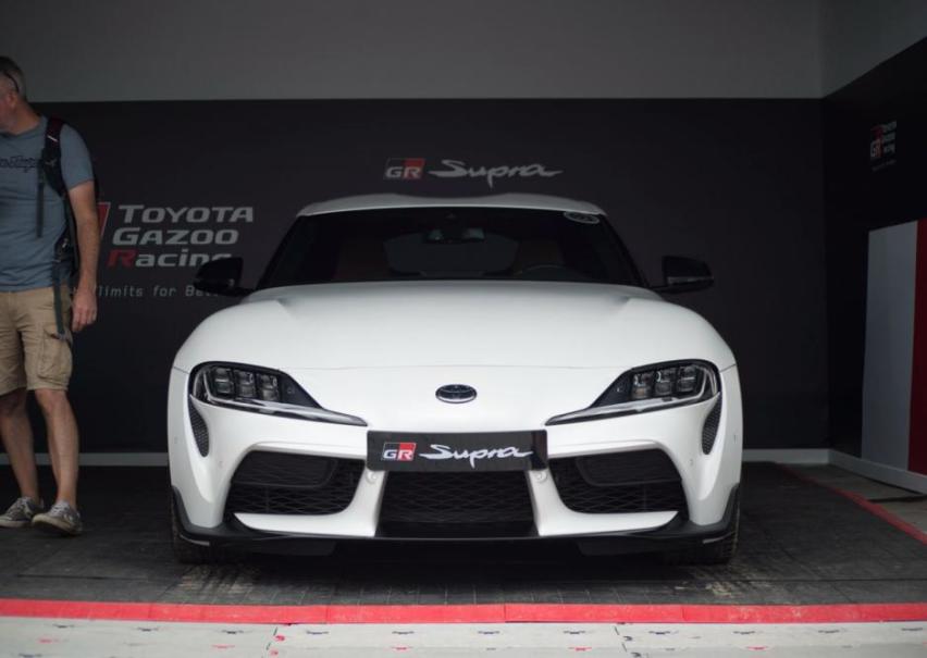 手动挡的丰田GR SUPRA，是不是比宝马更有操控快感？