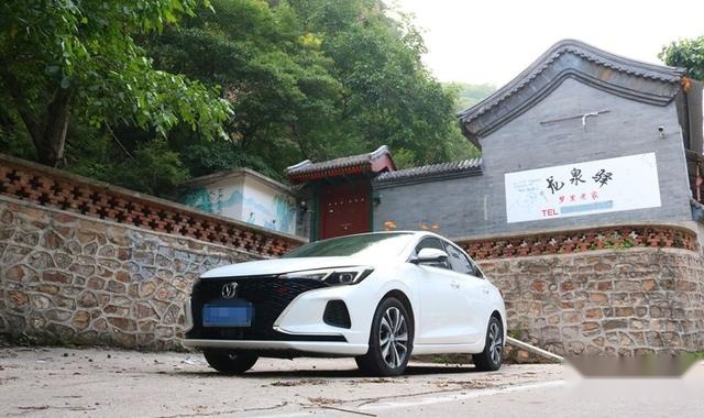 10万级必买车盘点，帝豪GL、逸动PLUS、宝骏RC-5、卡罗拉任君选