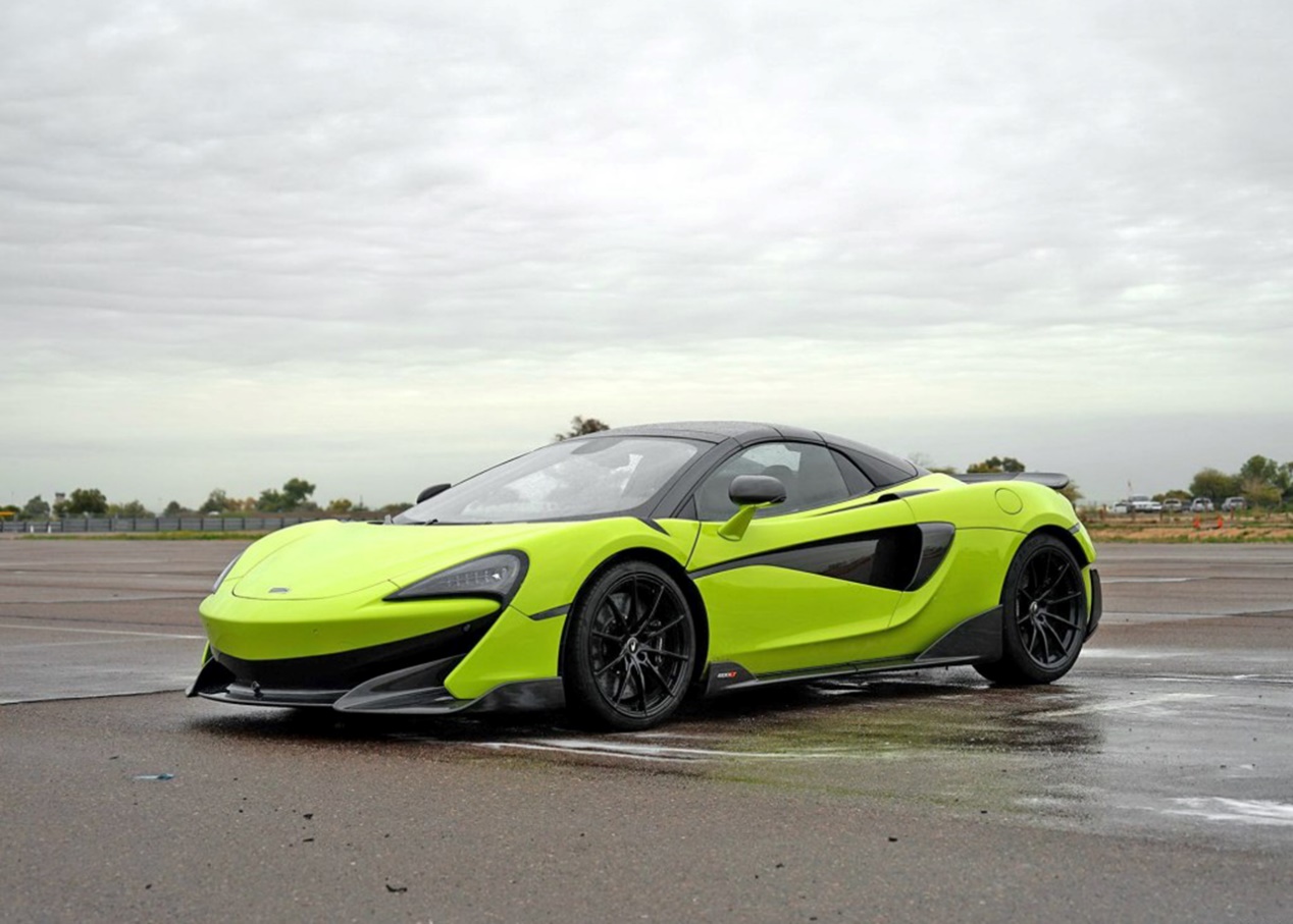 超300萬的硬頂敞篷,2.9秒破百,8.4秒破兩百,極速32 超300萬的硬頂敞篷,2.9秒破百,8.4秒破兩百,極速32