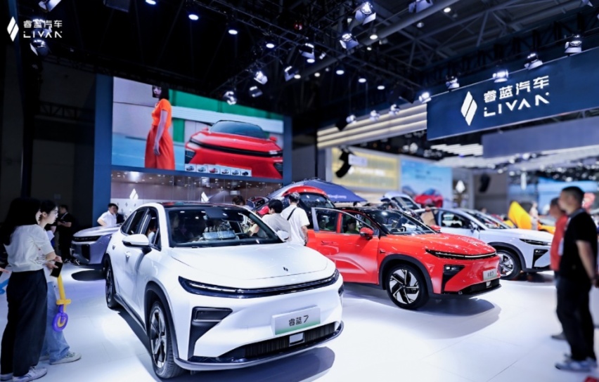 新能源汽车“至卷”时代，睿蓝汽车如何应对？丨陈高旭：入门即满配