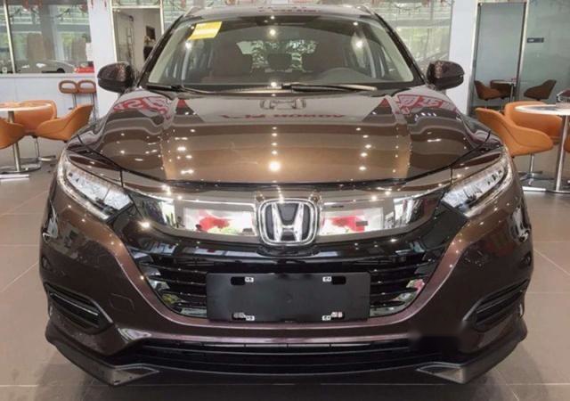 2019款本田缤智到店实拍 内饰红色配色激进 搭雅阁同款引擎