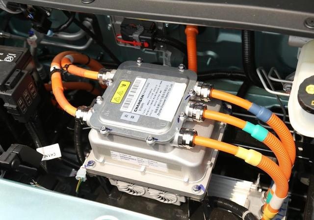 长安新车Lumin糯玉米，和宏光MINI EV有何区别，4.89万实用