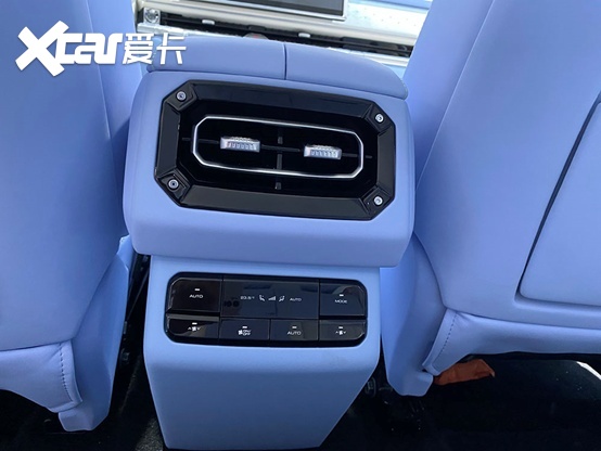 实拍坦克400，车如其名，看着都来劲儿