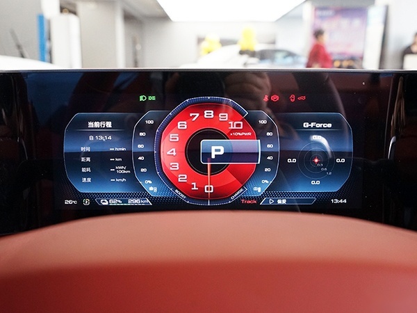 3.2s破百的电动敞篷车 MG Cyberster到店实拍