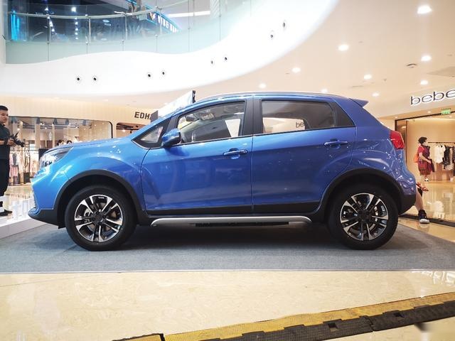 实拍：适合城市代步，6.88万起，拿下这款纯电5座SUV